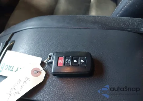 2018 Toyota Highlander Xle z USA, uszkodzony, nr VIN 5TDJZRFH1JS848270